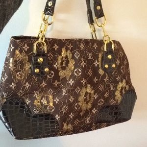 Lace style handbag
